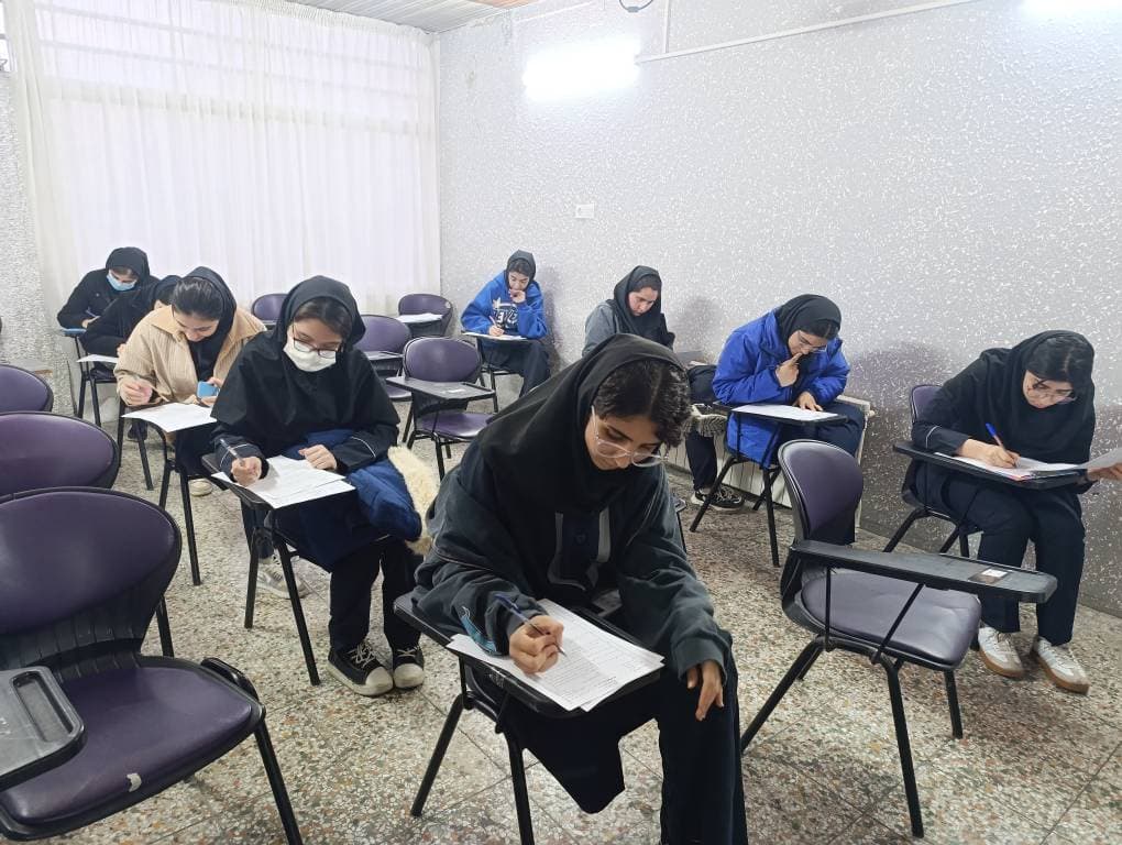 دبیرستان غیردولتی دخترانه پرتو دانش