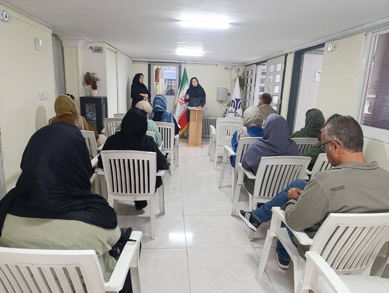دبیرستان غیردولتی دخترانه پرتو دانش