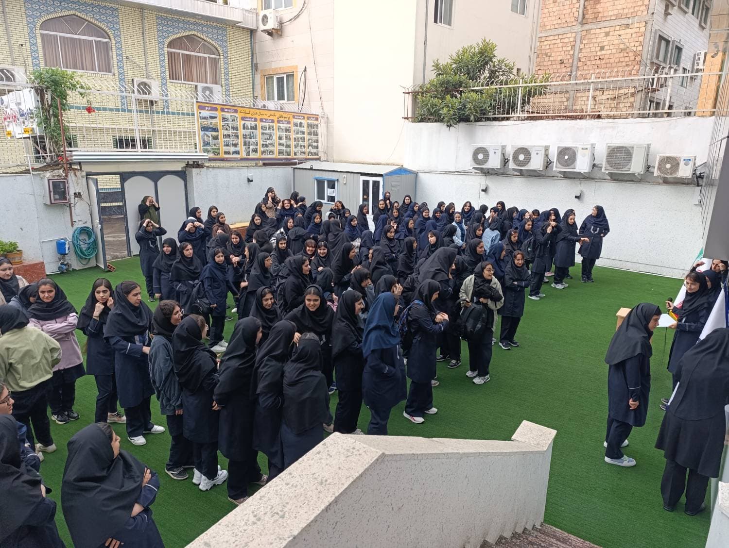 دبیرستان غیردولتی دخترانه پرتو دانش