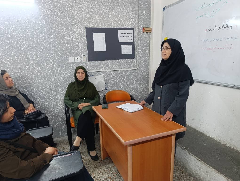 دبیرستان غیردولتی دخترانه پرتو دانش
