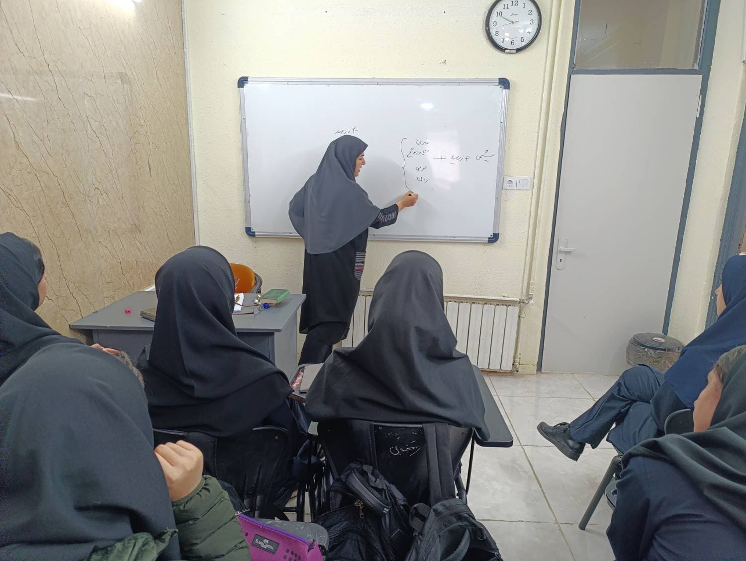 دبیرستان غیردولتی دخترانه پرتو دانش